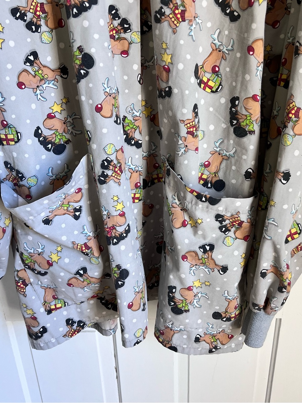 Healthcare Tafford Christmas Light Gray Reindeer Print Scrub Jacket size 3XL - Picture 3 of 6